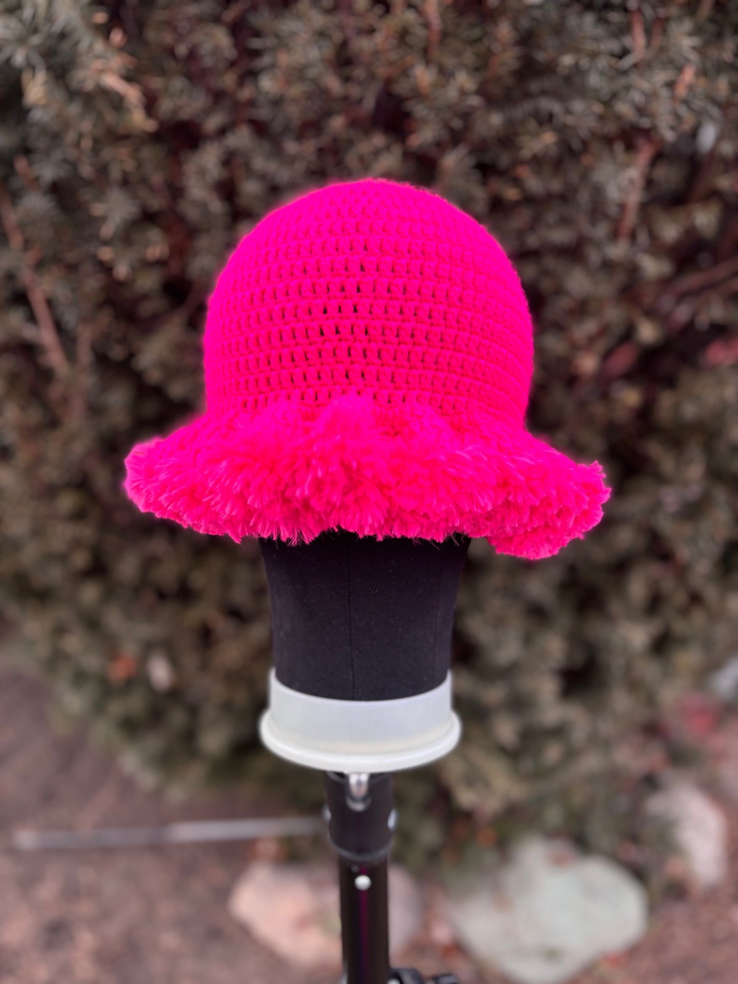 Fluffy Brim Ruffle Hat